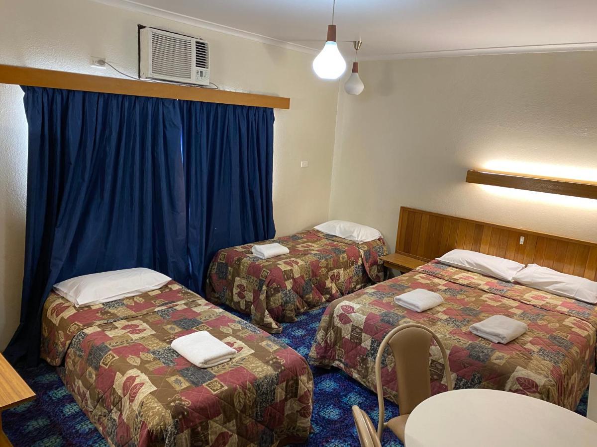 Tollgate Motel Adelaide Room photo